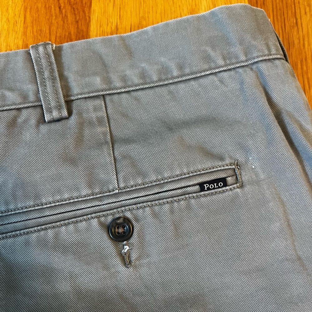 Polo Ralph Lauren Men's Classic Fit Grey Flat Front Chino Shorts Size 48B - Picture 5 of 10